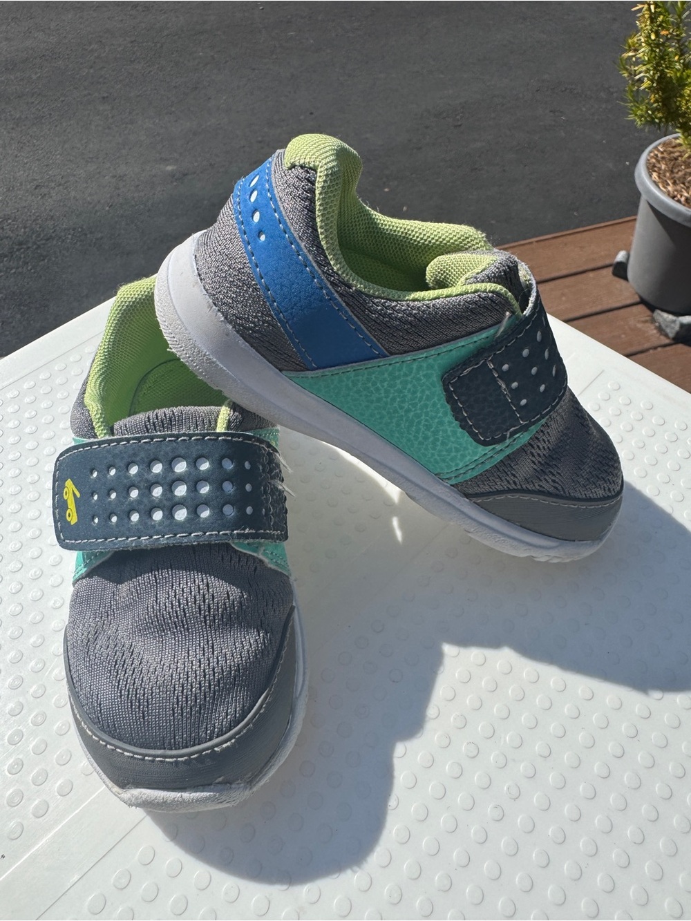 See Kai Run Ryder Flexirun toddler 8 sneakers